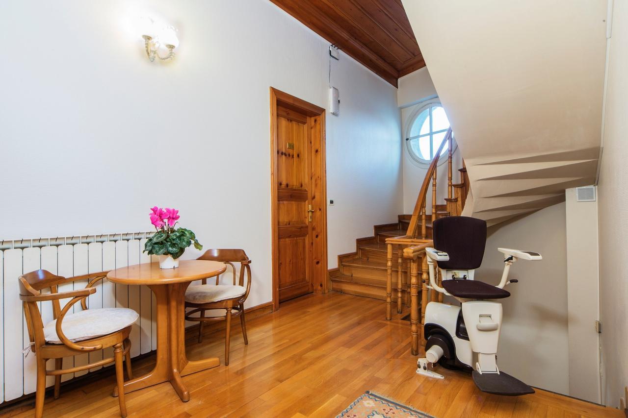 Mom Hotel Адалар Экстерьер фото