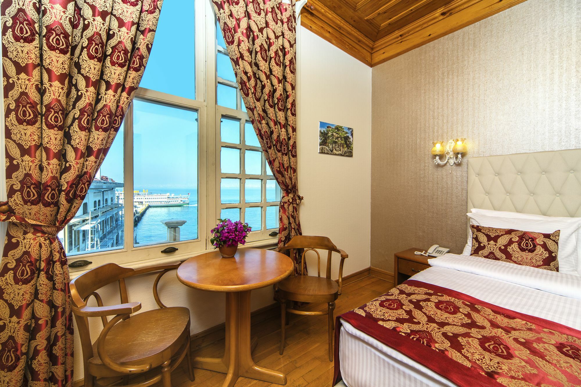 Mom Hotel Адалар Экстерьер фото