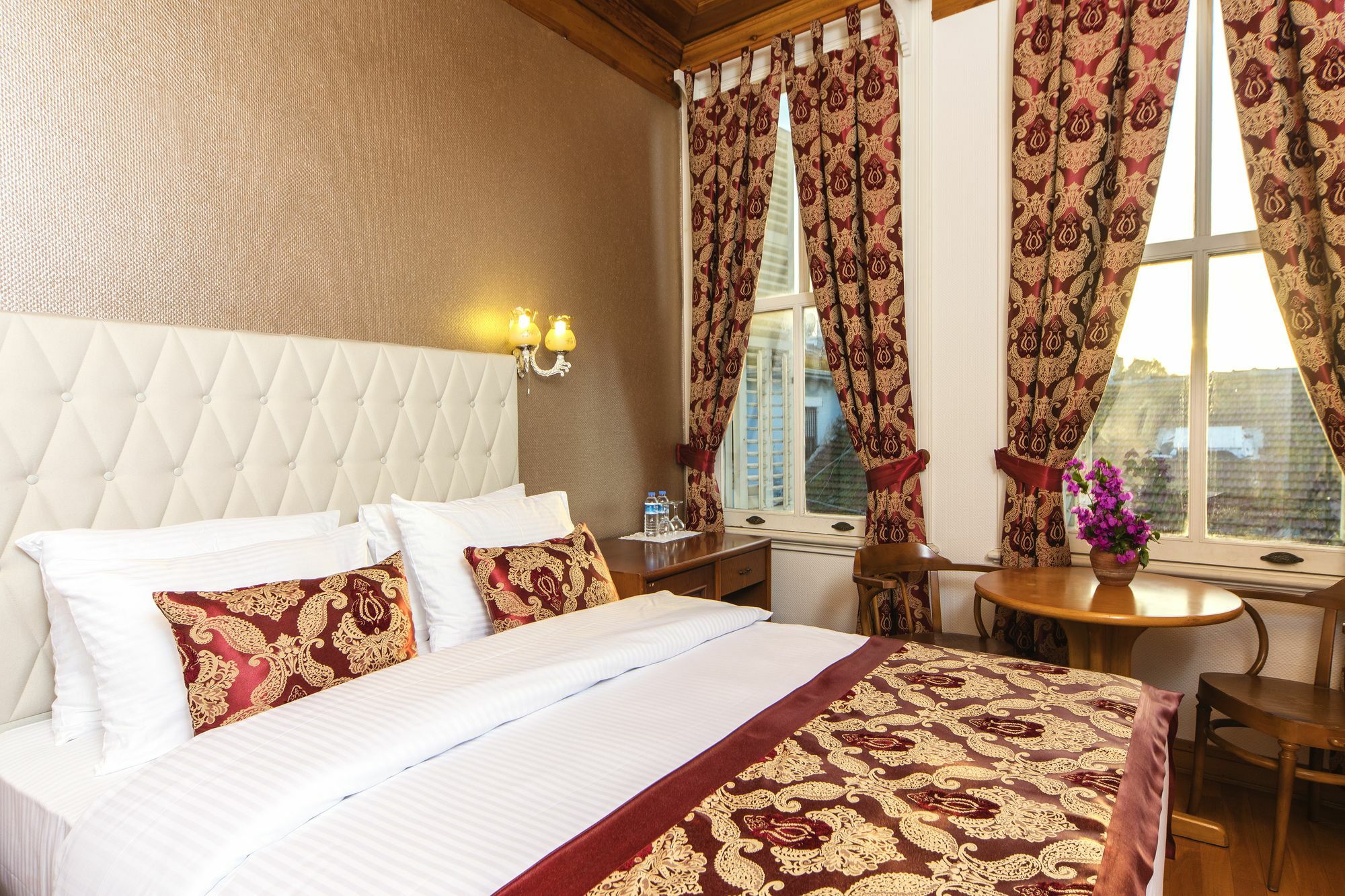 Mom Hotel Адалар Экстерьер фото